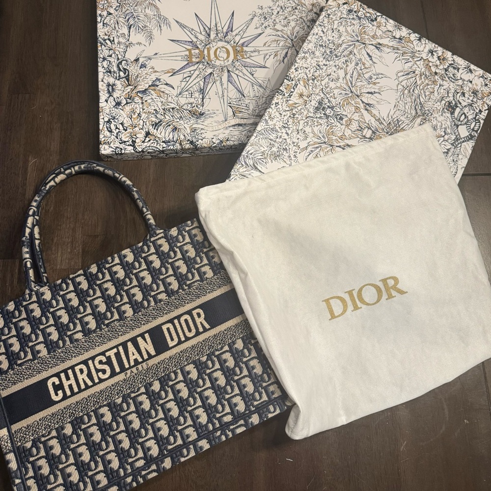 Dior medium tote